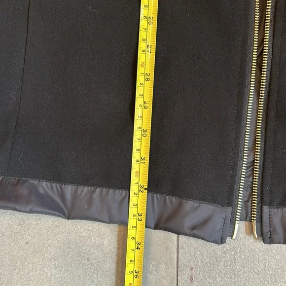 Calvin Klein Woman’s Lightweight, Water Resistant Coat - Picture 9 of 13